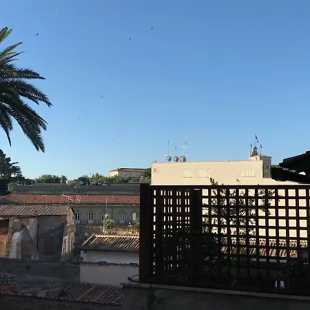 Spanish Hill Luxury