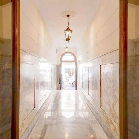 Spanish Hill Luxury *